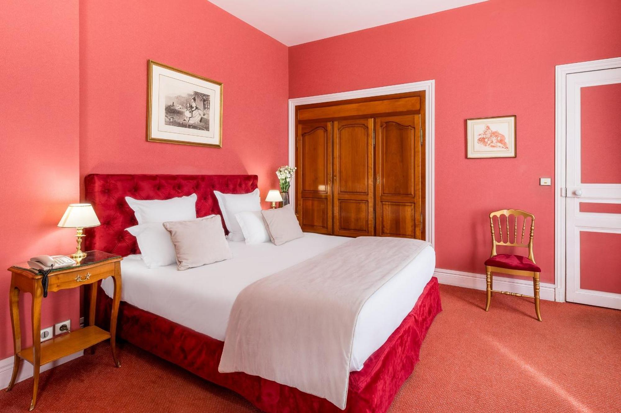 Grand Hotel Des Templiers, Piscine & Spa Reims Room photo